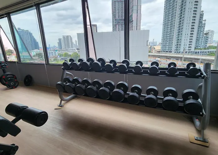 A3508 Monthly Skytrain Minutes Away Full Kitchen And Bath! Apartment *
