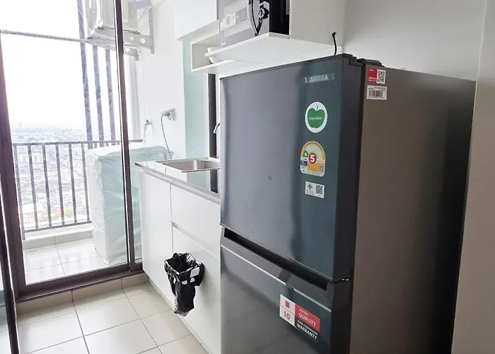 A3508 Monthly Skytrain Minutes Away Full Kitchen And Bath! *