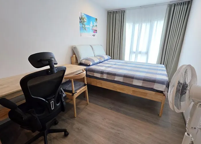 A3508 Monthly Skytrain Minutes Away Full Kitchen And Bath! *
